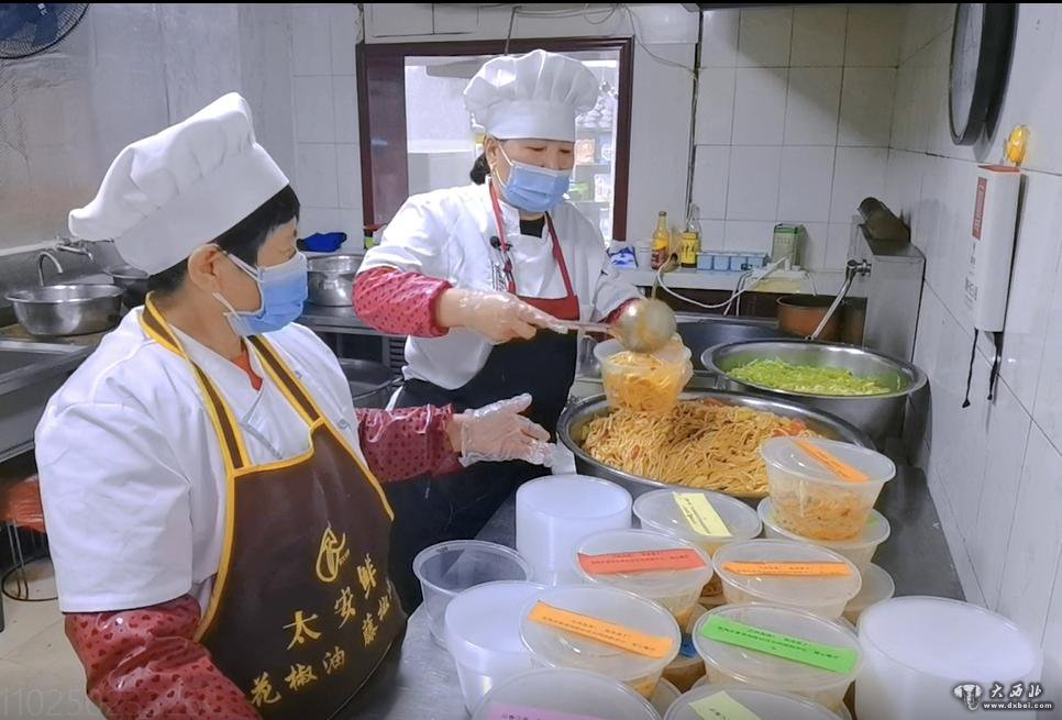 “疫情不退,免費愛心