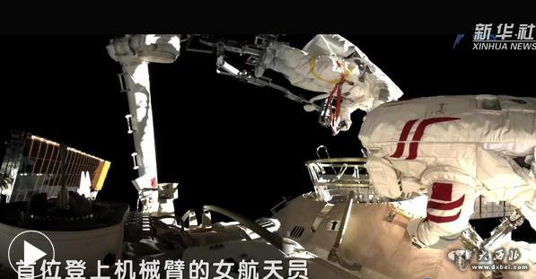 太空“出差”滿月記