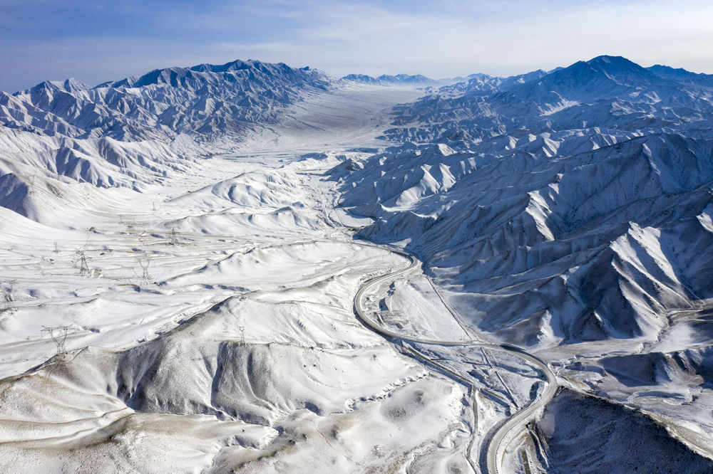 祁連山區銀裝素裹景色