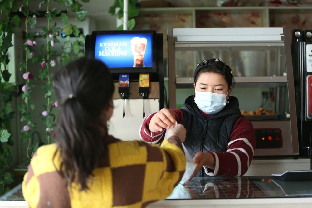 半月談|大漠小村“趕新