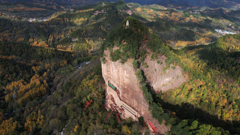 麥積晚秋層林盡染