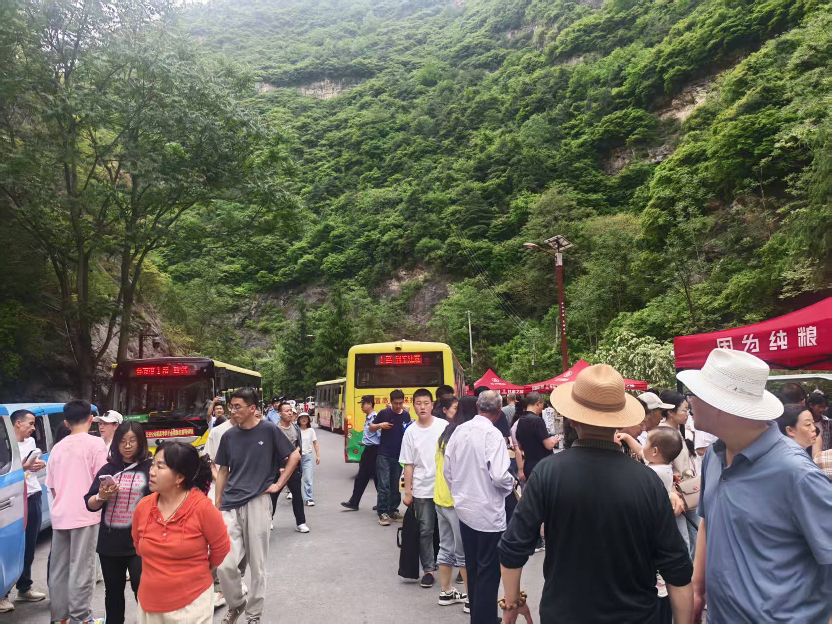 成縣:文旅暖心服務引